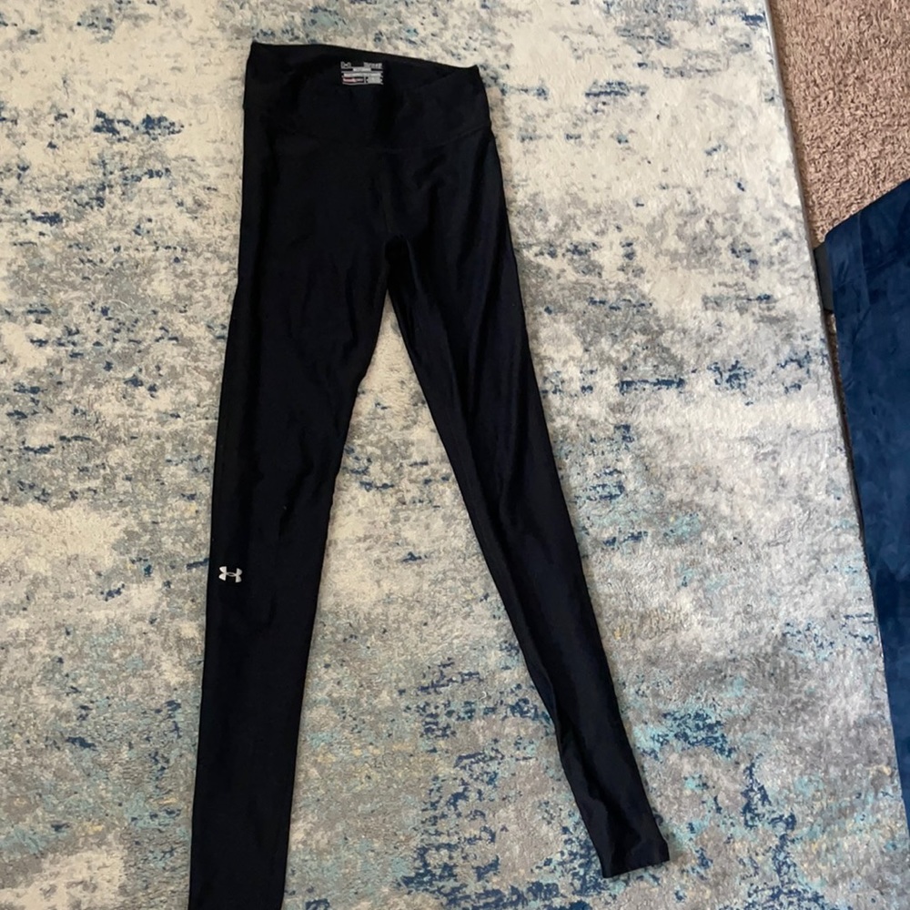 Under Armor black leggings